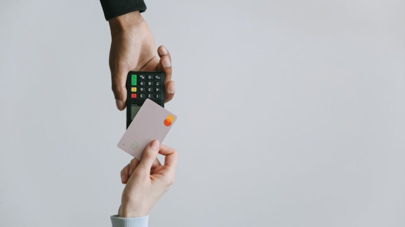 Lancement de la carte grise numérique sur smartphone pour l’été 2025
