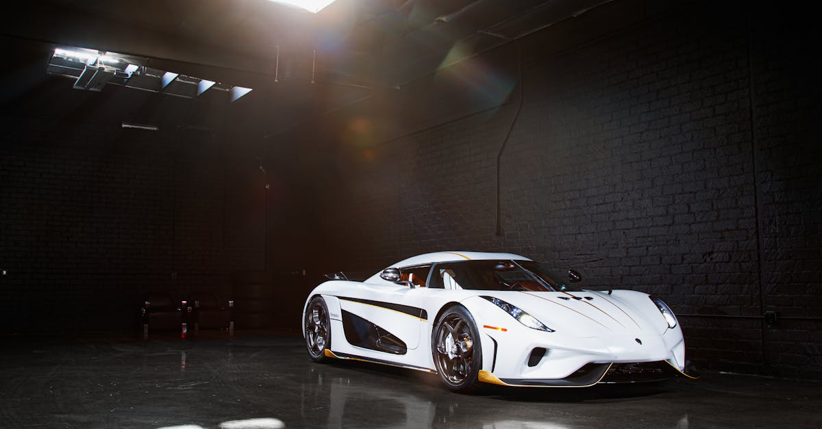découvrez des garages luxueux alliant design élégant et fonctionnalité, parfaits pour protéger vos véhicules d'exception tout en ajoutant une touche de sophistication à votre propriété.