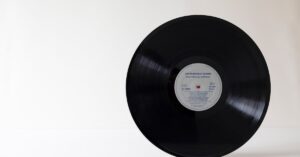 découvrez la mercedes-amg a 45 s 4matic+, une berline sportive au design élégant, équipée d’un moteur puissant et de la transmission intégrale pour des sensations de conduite uniques. explorez ses performances et ses innovations exclusives.