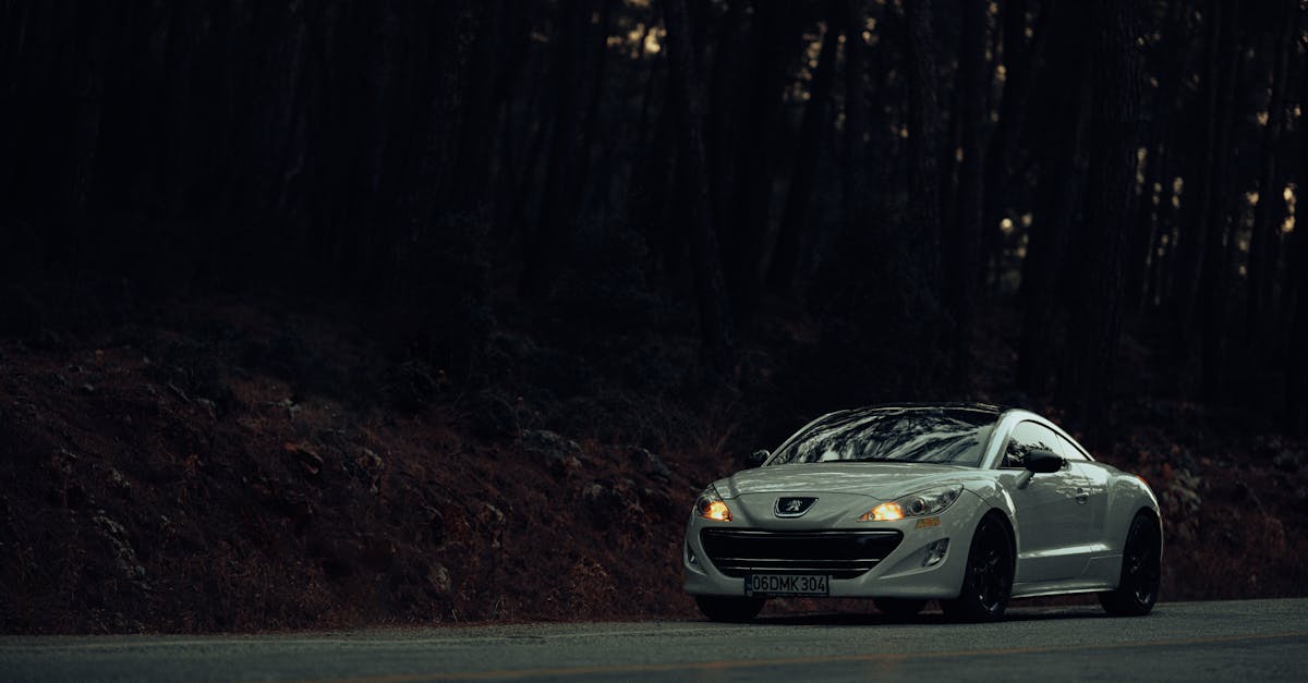 découvrez la peugeot 208 : une citadine moderne au design élégant, équipée des dernières technologies et offrant un excellent confort de conduite. explorez ses motorisations, ses équipements et trouvez la version adaptée à vos besoins.