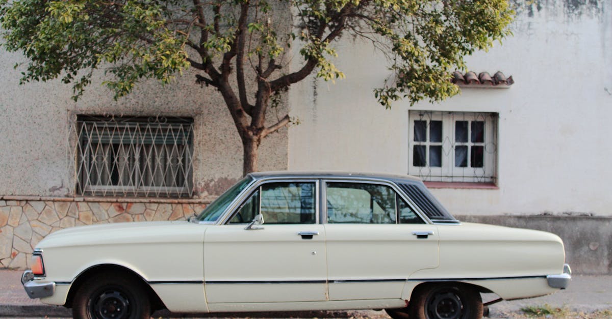 restomod : restauration de voitures classiques avec technologies modernes pour plus de performance, sécurité et confort. tendances, conseils et exemples.