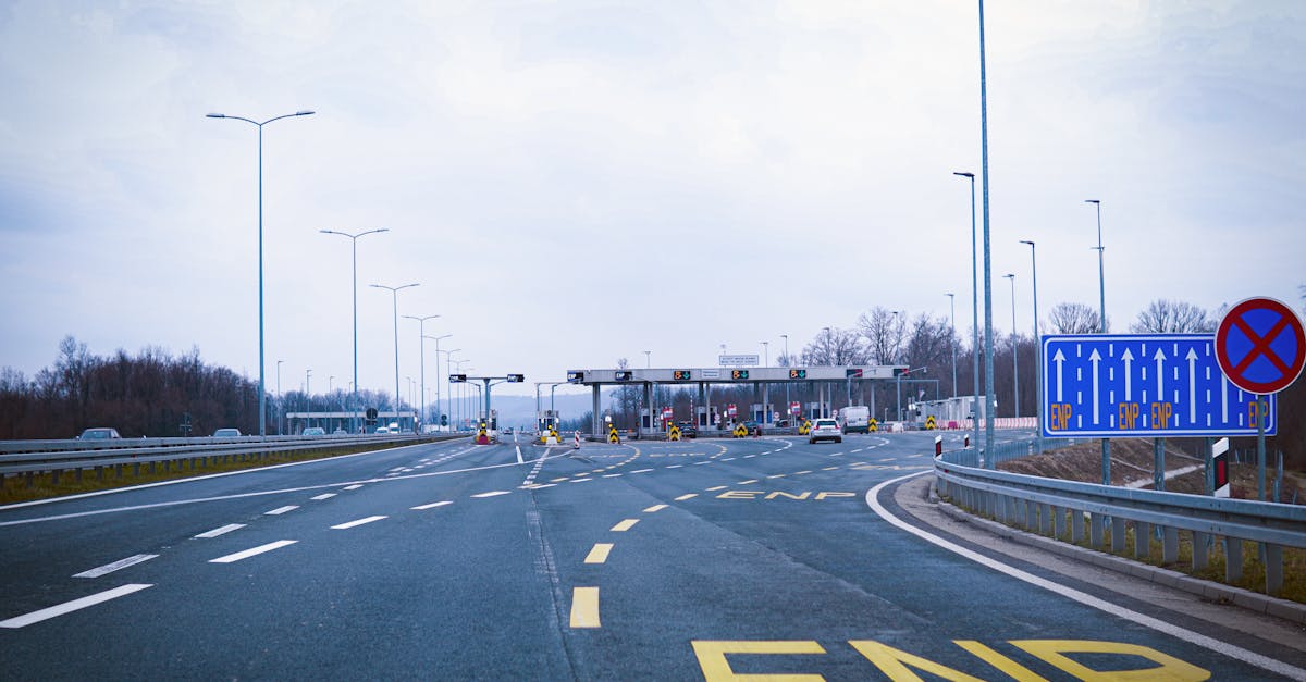 découvrez les tarifs de péage actuels, comment ils sont calculés et obtenez des conseils pour économiser sur vos trajets en france. toutes les infos sur les prix des autoroutes et routes à péage.