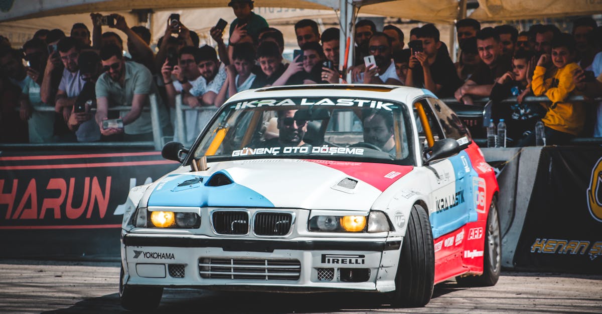 découvrez la bmw m5 competition : une berline sportive hautes performances alliant puissance, luxe et technologies innovantes. vivez des sensations fortes au volant de ce modèle emblématique signé bmw m.