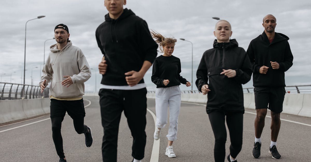 découvrez la dacia jogger, le véhicule familial spacieux et polyvalent qui allie confort, modularité et prix abordable. parfaite pour toutes vos aventures, en ville comme sur la route.