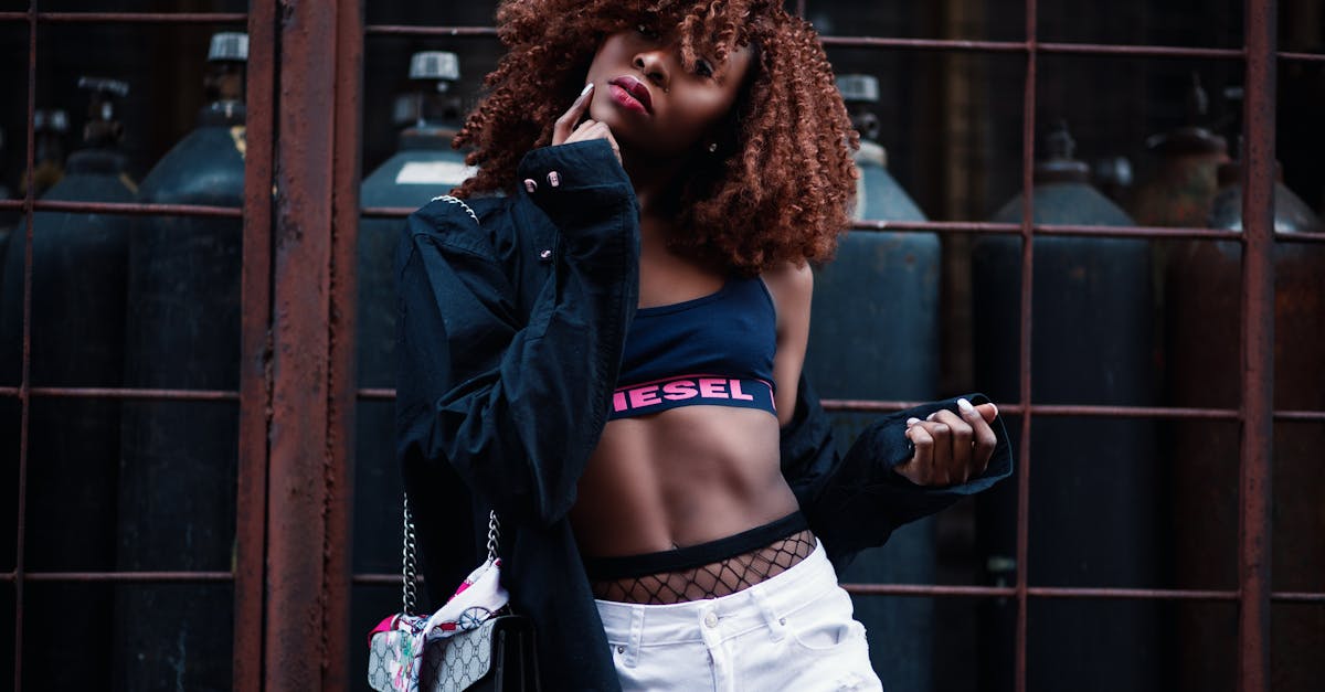 découvrez tout sur le diesel : son fonctionnement, ses avantages, ses applications dans l’automobile et l’industrie, ainsi que les enjeux environnementaux associés à ce carburant.