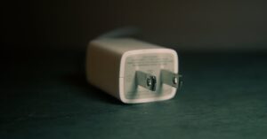 découvrez l'utilitaire compact électrique, un véhicule innovant alliant mobilité écologique, performance et praticité pour tous vos déplacements urbains ou professionnels.