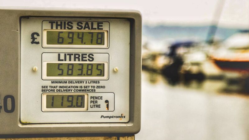 Le prix du carburant chute à 1€ ce vendredi partout en France !