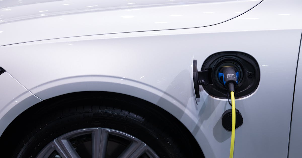 Les modèles de voitures françaises hybrides non rechargeables par catégorie en 2025