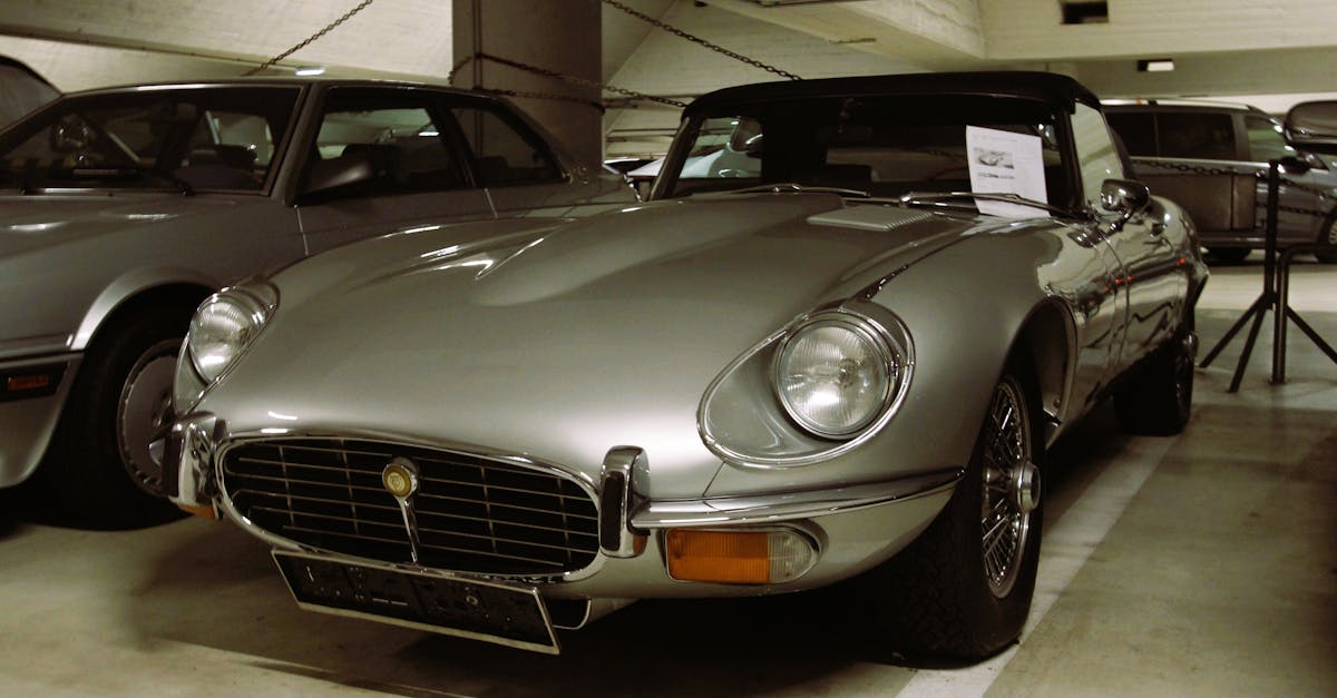 découvrez la jaguar f-type, un coupé sportif au design élégant et aux performances exceptionnelles. profitez d’un moteur puissant, d’une technologie de pointe et d’une expérience de conduite unique. idéale pour les passionnés d’automobile en quête de sensations fortes.