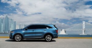 découvrez le kia sorento : un suv familial élégant, spacieux et performant, offrant sécurité, confort et technologies avancées. idéal pour vos trajets urbains comme pour les longues aventures.