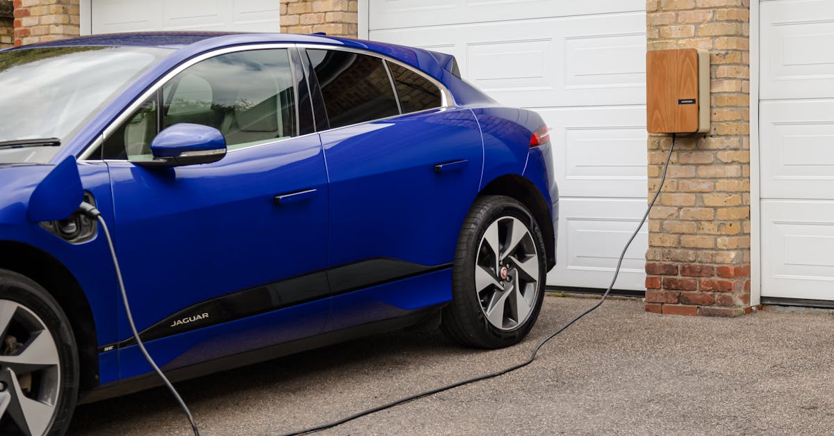 découvrez les avantages des voitures hybrides rechargeables, un choix écologique et économique combinant moteur électrique et essence. informations, conseils et comparatifs pour choisir le meilleur plug-in hybrid en 2024.