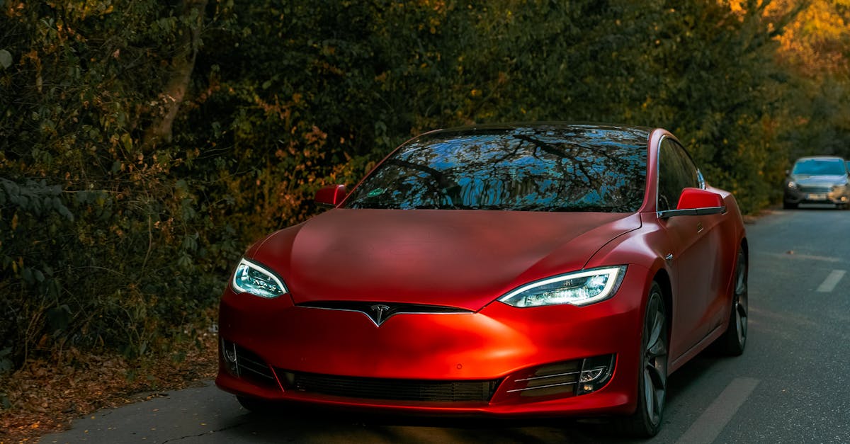 découvrez la tesla model s, une berline électrique haut de gamme alliant performance, autonomie exceptionnelle et technologies innovantes. explorez ses caractéristiques, son design élégant et ses avantages écologiques.