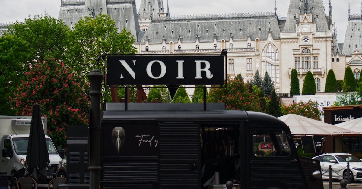 découvrez la citroën ami, le véhicule électrique ultra-compact idéal pour la ville, alliant design innovant et mobilité durable.