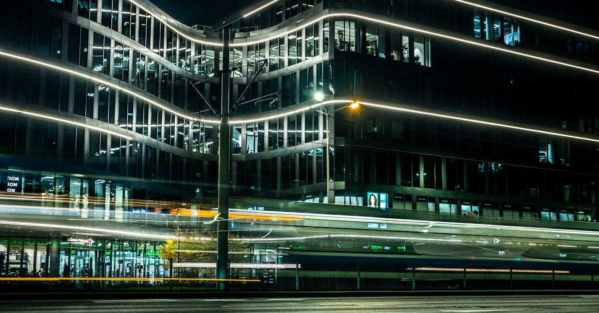 découvrez le f-pace, le suv de luxe alliant performance exceptionnelle, design élégant et technologies innovantes. explorez ses caractéristiques, motorisations et offres pour vivre une expérience de conduite unique.