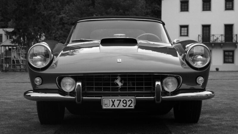 découvrez une réplique fascinante de la Ferrari 250 GTO SWB à un prix défiant toute concurrence