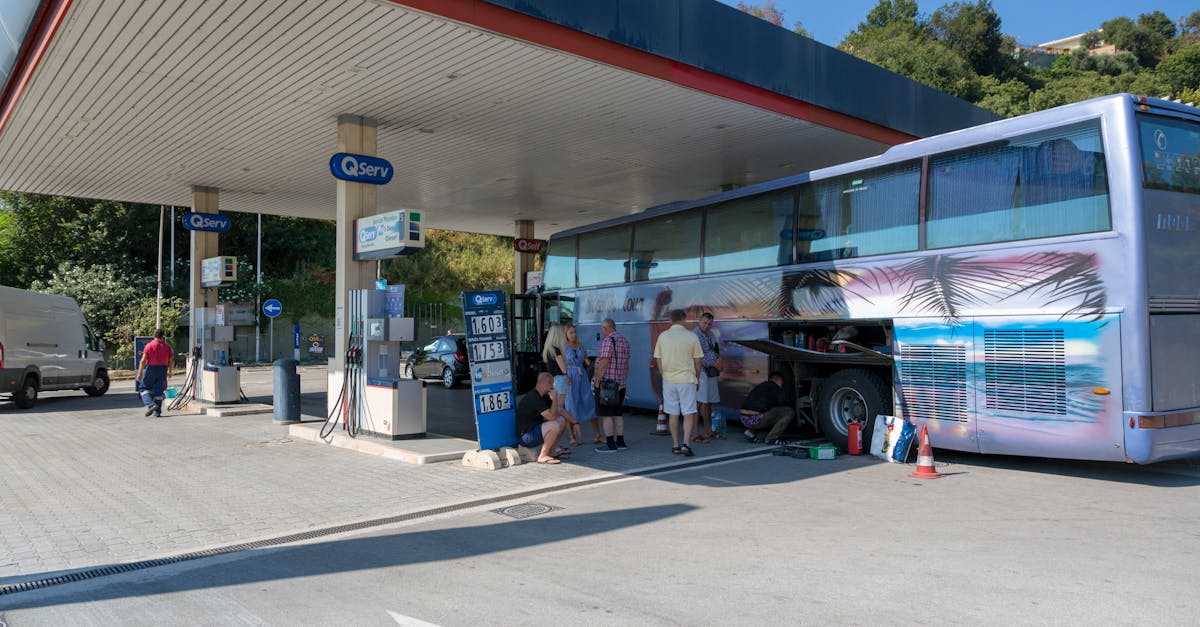 découvrez les derniers prix du carburant, suivez l'évolution des tarifs à la pompe et obtenez des conseils pour économiser sur vos pleins d'essence en france.