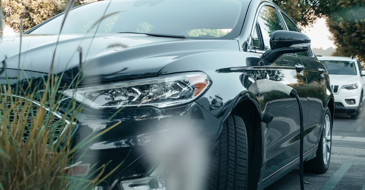 découvrez tout ce qu'il faut savoir sur les voitures hybrides : fonctionnement, avantages, économies de carburant et impact environnemental. informez-vous avant de passer à l’hybride !