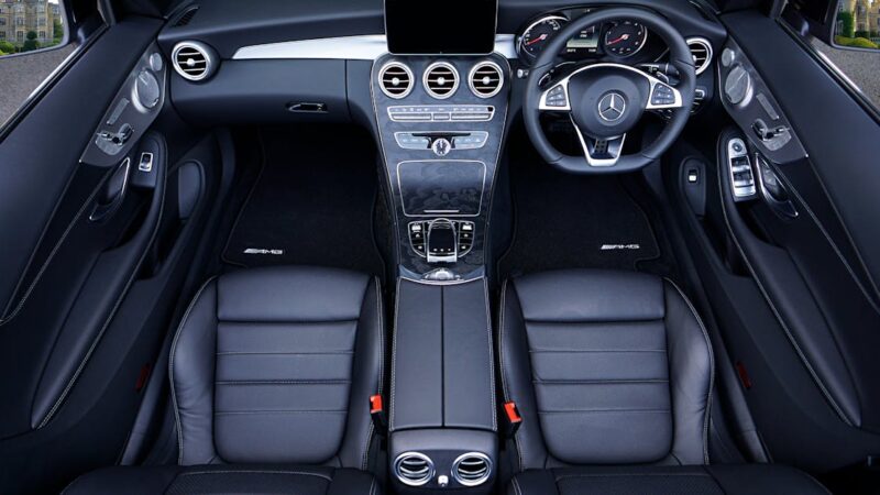 Découvrez la fiche technique de la Mercedes CLS 63 AMG (2007) de 4 portes