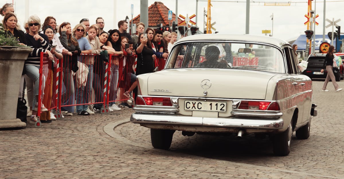 découvrez les absentes remarquables du salon de l'auto de paris 2024 et ce que cela signifie pour les passionnés d'automobile cette année.