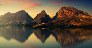 découvrez le range rover evoque p300e, le suv hybride rechargeable alliant luxe, performance et efficacité. profitez d'une conduite moderne, écologique et connectée avec le confort emblématique range rover.