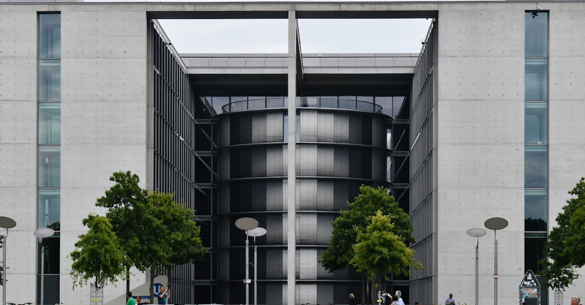 découvrez tout sur sébastien loeb, le légendaire pilote de rallye français, neuf fois champion du monde, et sa carrière exceptionnelle dans le sport automobile.