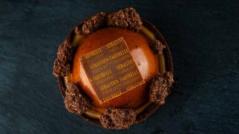 Sébastien Loeb s’apprête à prendre le volant d’une Dacia lors du Dakar 2025