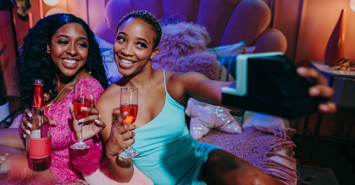 découvrez les spécifications complètes de la toyota c-hr 2024 : design innovant, motorisation performante et technologies avancées pour une expérience de conduite exceptionnelle.