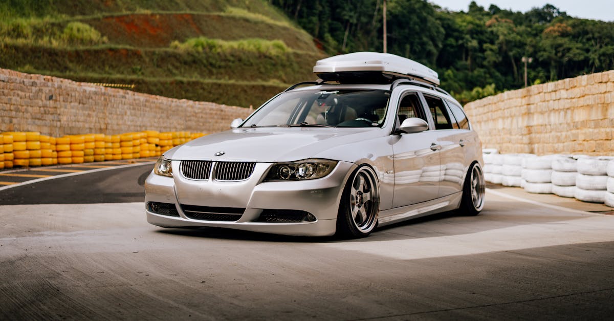 découvrez la bmw série 3, une berline sportive et élégante alliant performance, confort et technologie avancée pour une expérience de conduite incomparable.