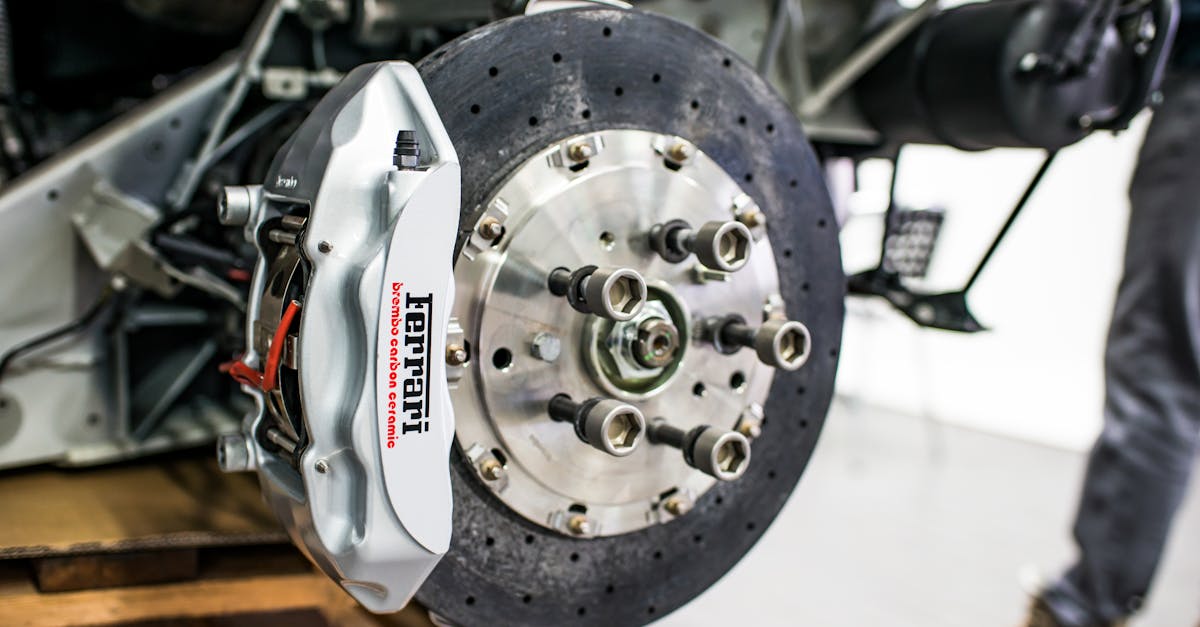 découvrez la ferrari monza sp1, une supercar exclusive alliant design rétro et performance moderne, pour une expérience de conduite unique et inégalée.