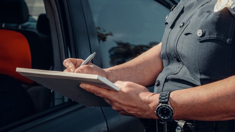 Stationnement interdit : il est possible de perdre des points de permis sans conduire !