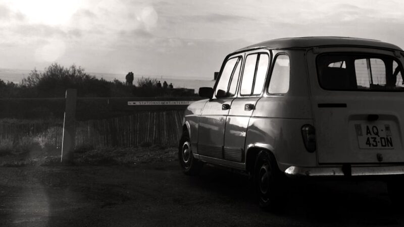 luca de meo dévoile le tarif inaugural de la nouvelle renault 4 électrique au mondial de l’auto !