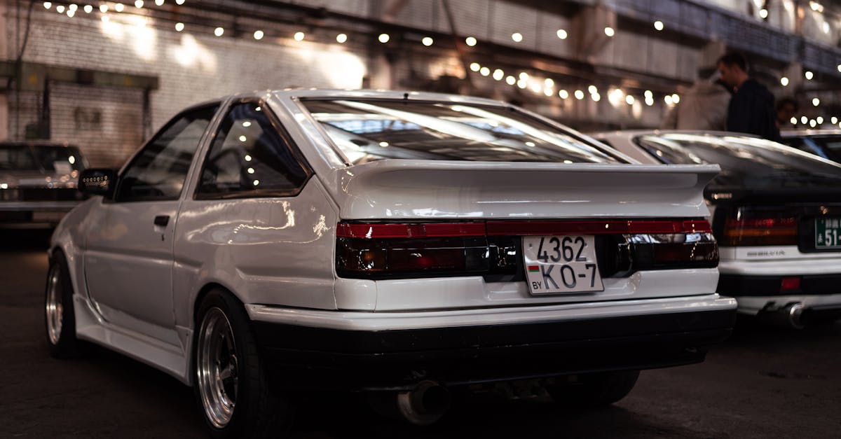 découvrez la toyota ae86 trueno, une icône de l'automobile japonaise des années 80, célèbre pour son design compact, ses performances de conduite exceptionnelles et son rôle emblématique dans la culture automobile et le drift.