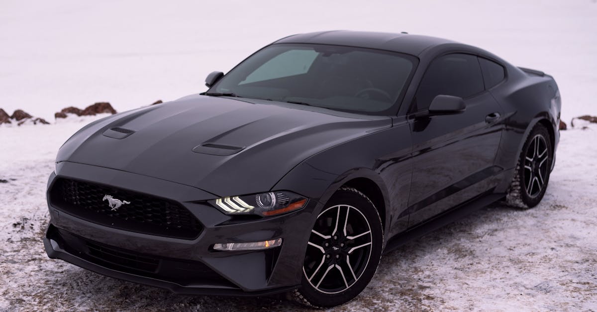 découvrez nos pneus d'hiver performants pour une adhérence optimale et une sécurité renforcée sur routes enneigées et verglacées.