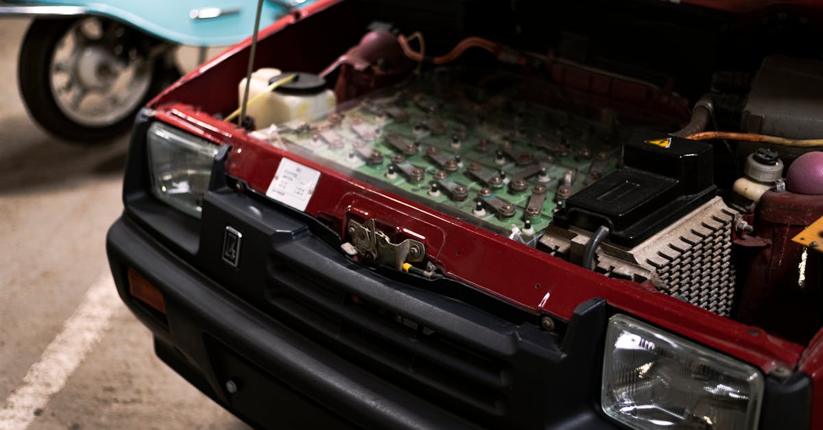 découvrez les causes courantes des pannes de batteries dans les véhicules hybrides électriques et nos conseils pour prolonger leur durée de vie.