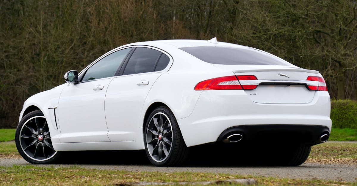 découvrez la puissance et l'élégance de la jaguar sedan, une berline de luxe alliant performance exceptionnelle et design raffiné pour une expérience de conduite inoubliable.