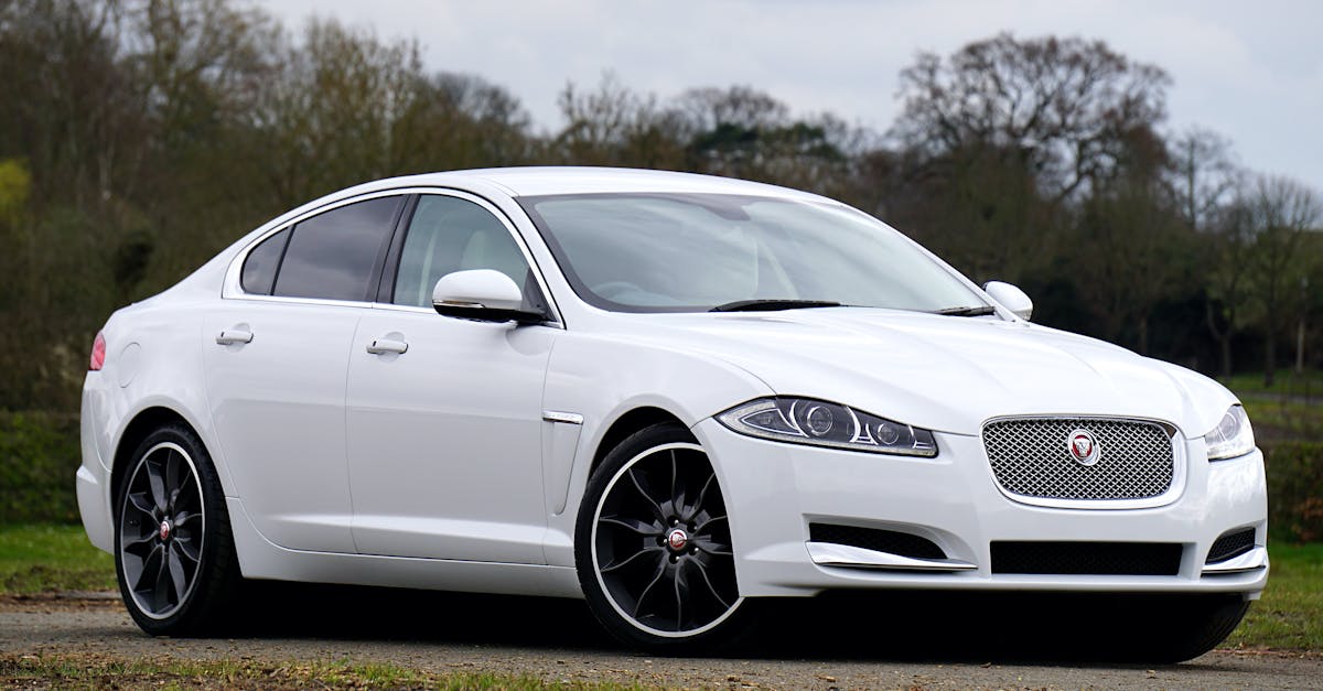 découvrez la jaguar sedan : élégance, performance et technologie au service de votre conduite.