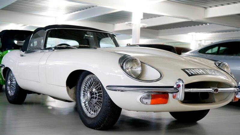 Jaguar vise à séduire une clientèle urbaine, riche et dynamique avec sa berline flamboyante