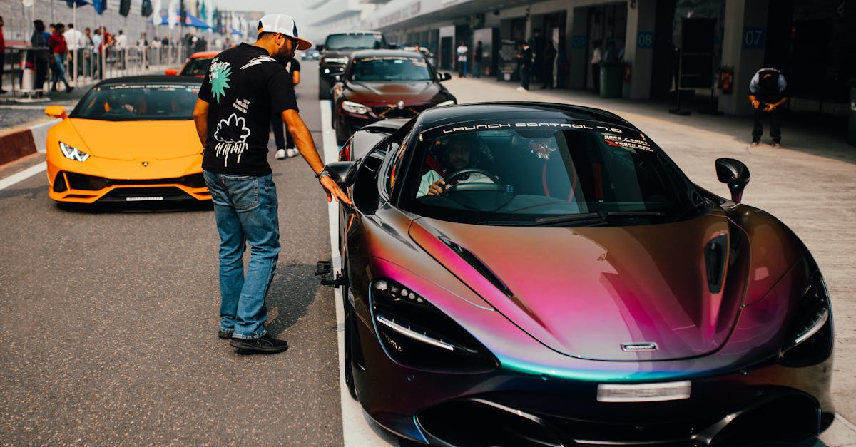 découvrez la compétition ultime de voitures de luxe, où performance, design et prestige s'affrontent pour couronner le roi des automobiles haut de gamme.