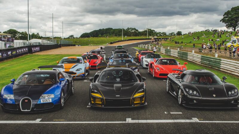 Tesla, Porsche et Aston Martin : qui met le feu à la compétition des voitures de luxe ?