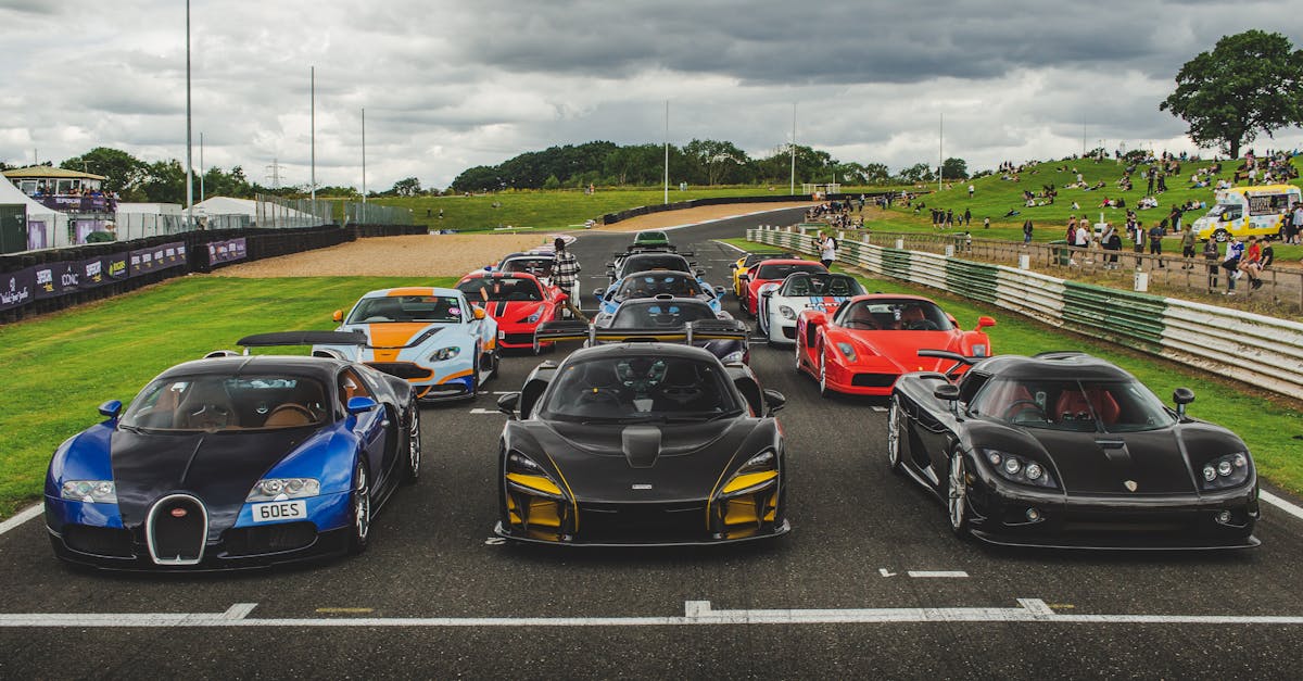 Tesla, Porsche et Aston Martin : qui met le feu à la compétition des voitures de luxe ?