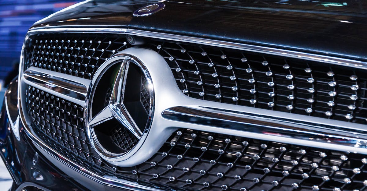 découvrez notre sélection de clés mercedes de haute qualité, compatibles avec tous les modèles. offrez à votre véhicule sécurité et performance avec nos clés originales et répliques certifiées.