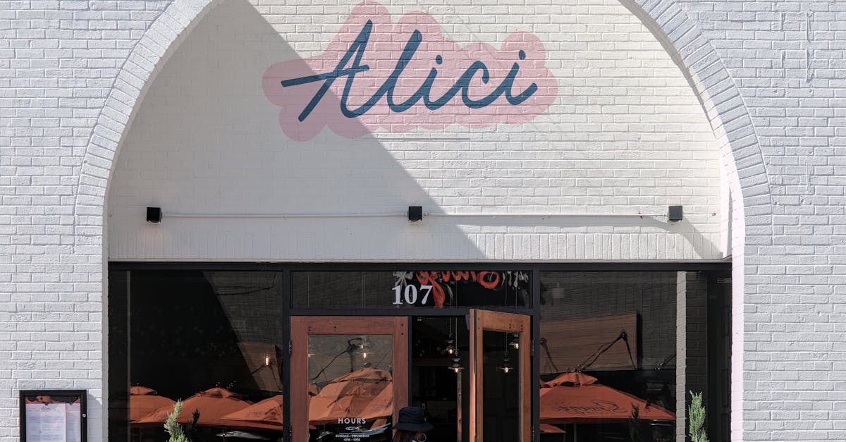 découvrez les caractéristiques techniques complètes de la peugeot 107 1.0e trendy 2007 : performance, consommation, dimensions et équipements détaillés.