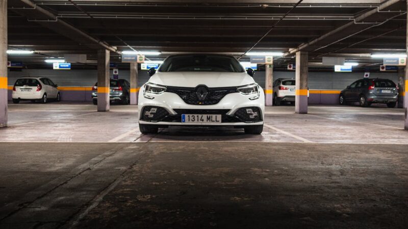 La Renault Mégane E-Tech s’améliore avec une nouvelle finition Esprit Alpine et l’innovation du freinage ‘one pedal