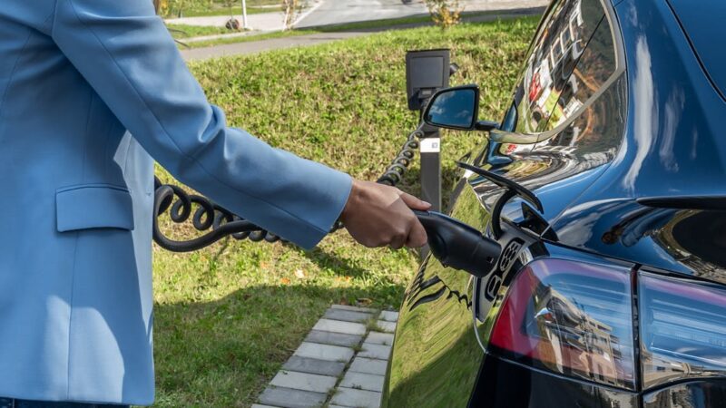 Attention, la recharge de votre voiture électrique ou hybride pourrait être affectée cette nuit