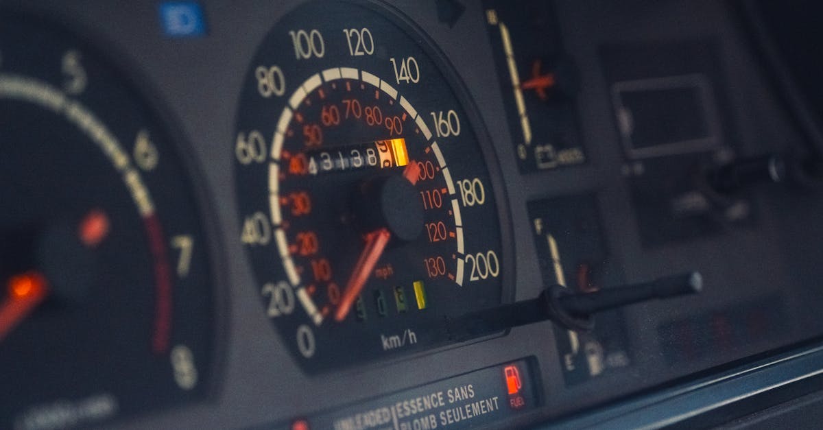 découvrez le coût par mile des véhicules électriques, comparez avec les voitures traditionnelles et optimisez vos économies en conduite écologique.