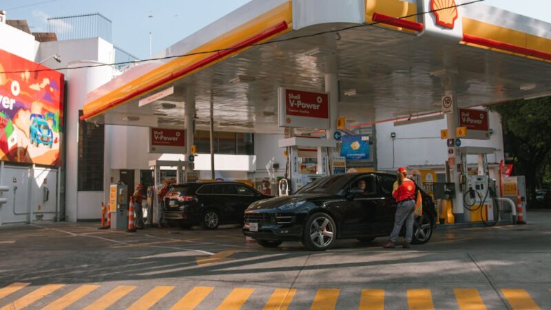 Acheter et vendre des voitures à essence après 2035 ? Cela sera possible, mais sous certaines conditions strictes.