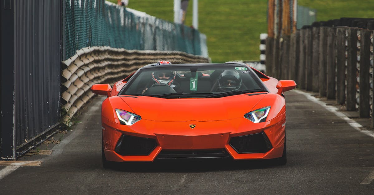 découvrez les spécifications détaillées de la lamborghini urus v8 2018, un suv de luxe alliant performance exceptionnelle, design audacieux et technologies innovantes.