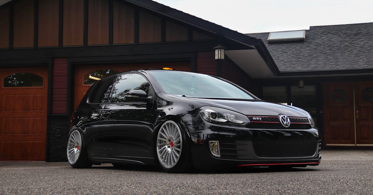 découvrez la volkswagen golf r, une voiture sport compacte alliant performance exceptionnelle, design dynamique et technologie avancée pour une expérience de conduite unique.