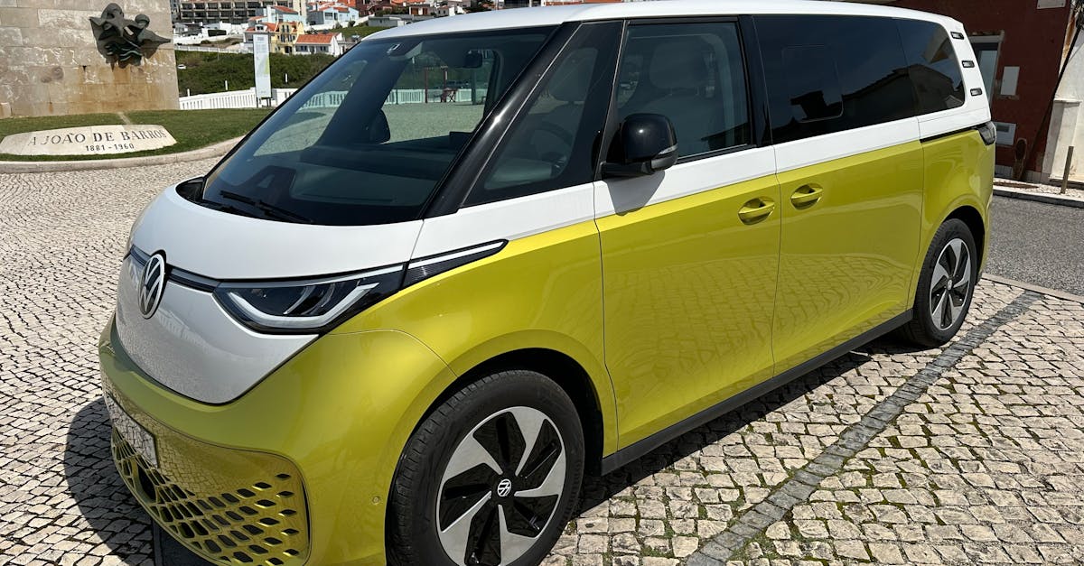 découvrez le volkswagen id.buzz long, le véhicule électrique spacieux alliant design rétro et technologie moderne pour une expérience de conduite unique.